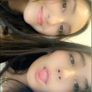 Meet your Posher, Mia